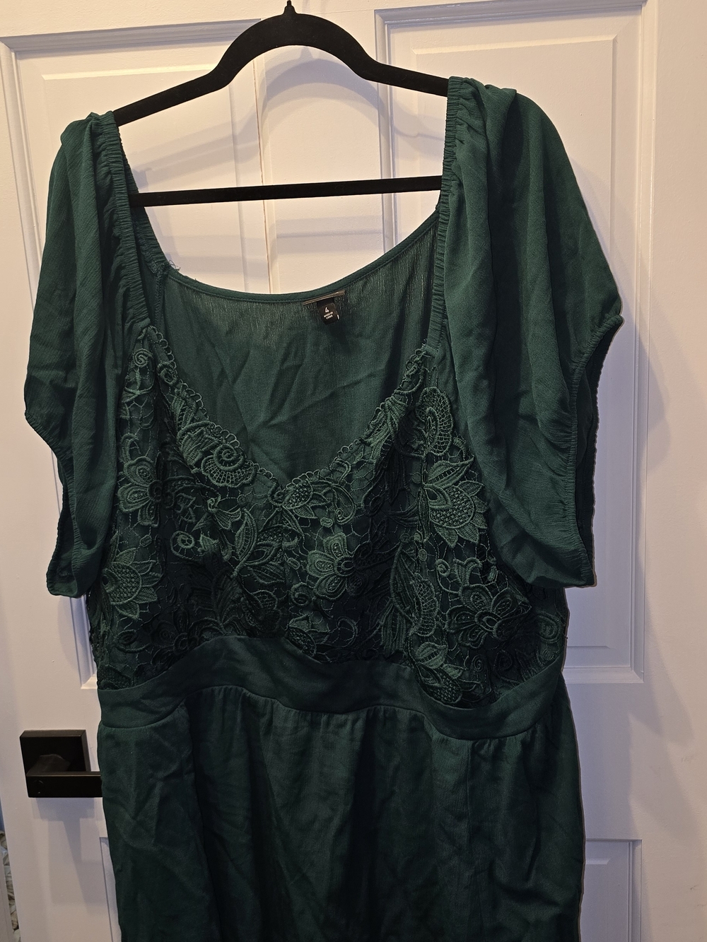 Torrid 4X Lace OVERLAY Green  with Scoop Neck
